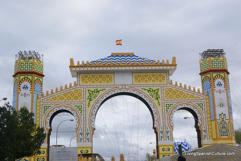 Sevilla,Feria de Sevilla,construccion portada (4)