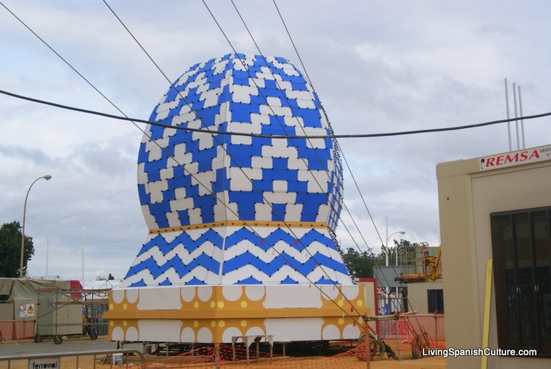 Sevilla,Feria de Sevilla,construccion portada (6)