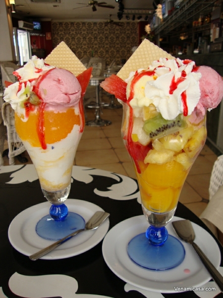 ice-cream-parlour-at-major-square