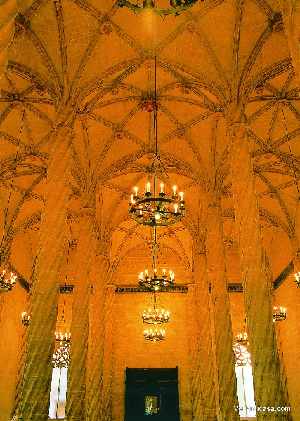 The Silk Exchange in Valencia. Ceiling Contract Hall