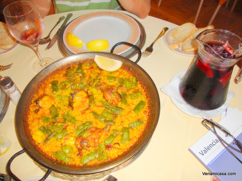 paella-sangria