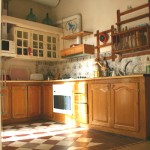 Homestay Sevilla, Spain, CondeTorrejon-kitchen